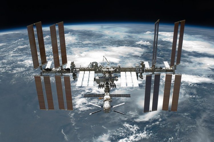 Internationale Raumstation ISS ruft die Erde